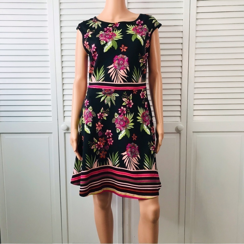2/$25 NEW YORK & COMPANY Black Floral Sleeveless Dress Size Medium